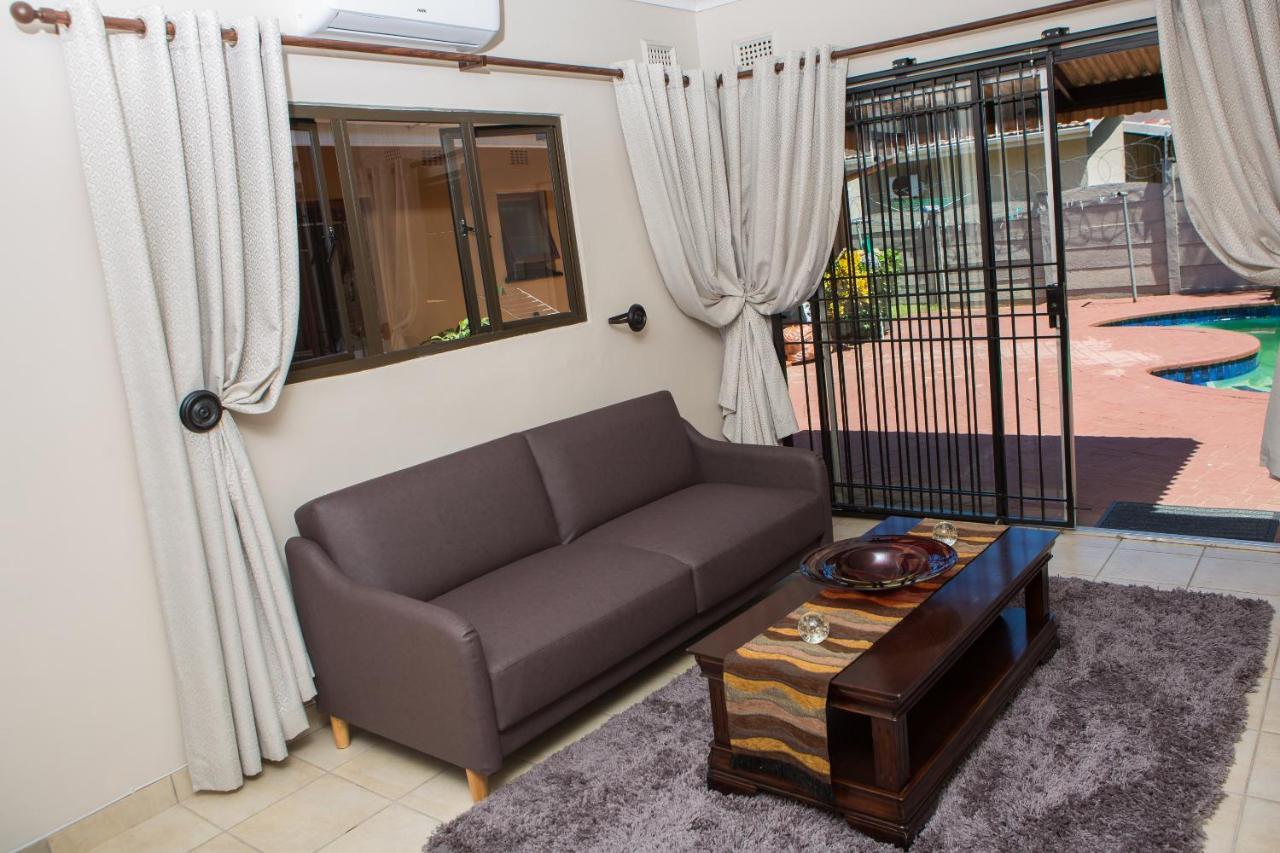 Dyna Guest House Durban Buitenkant foto