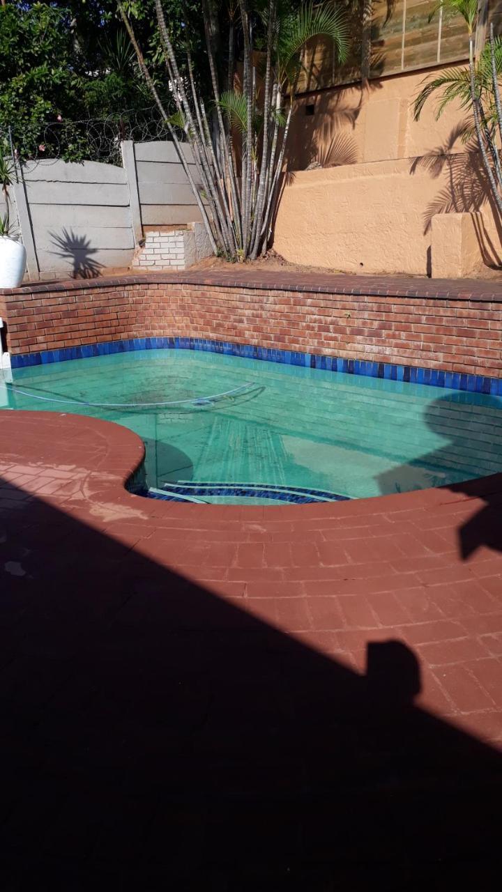 Dyna Guest House Durban Buitenkant foto